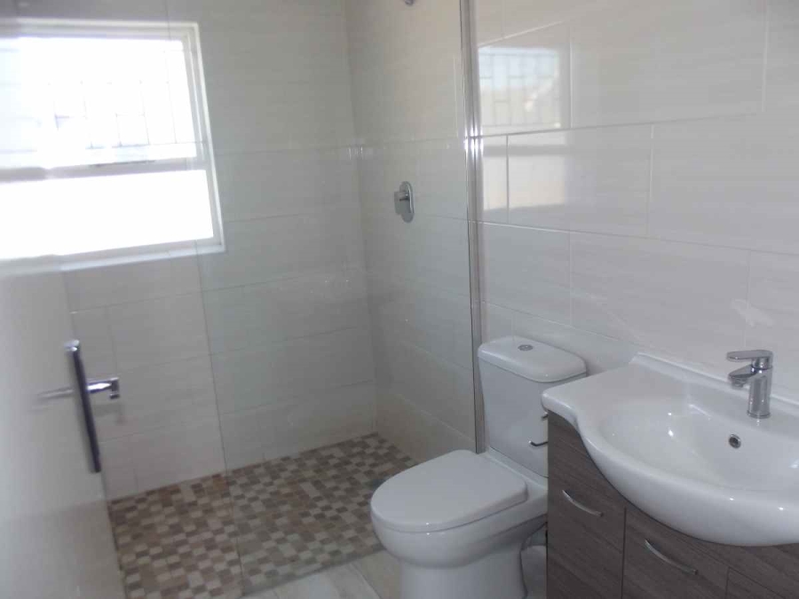 3 Bedroom Property for Sale in Bloubergrant Western Cape